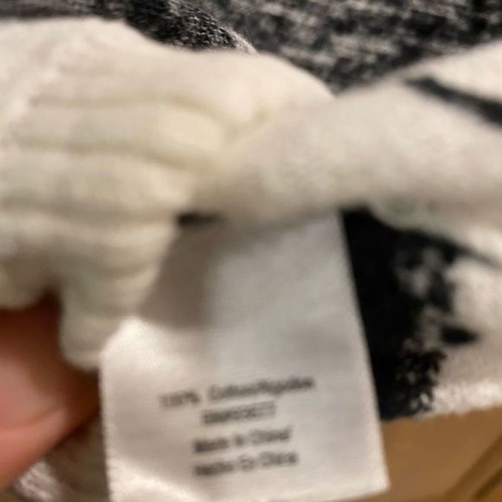 Euc Ana Lightweight Sweater - Picture 4 of 4